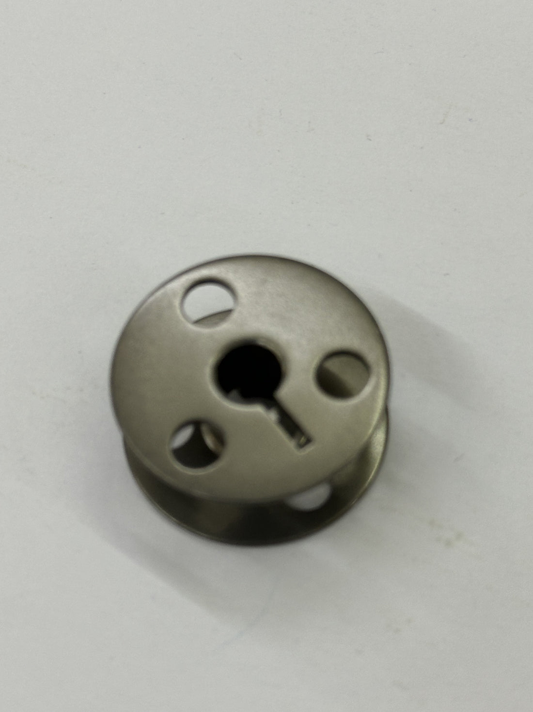 JUKI 10759603 Aluminum Bobbin (Double-Cut), photo 1 of 5