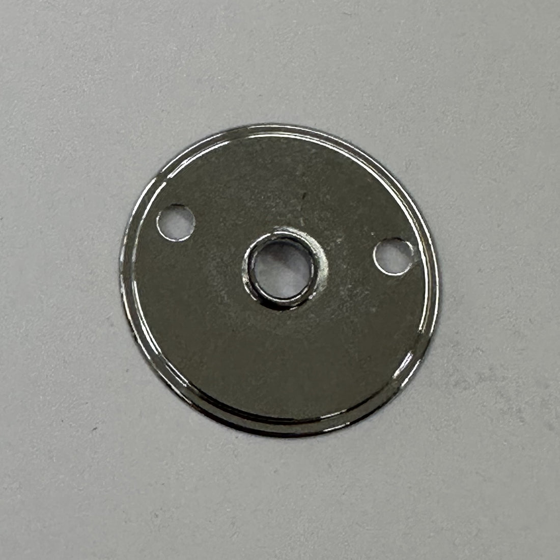 JUKI 14439707 Needle Hole Guide D=4, photo 1 of 9