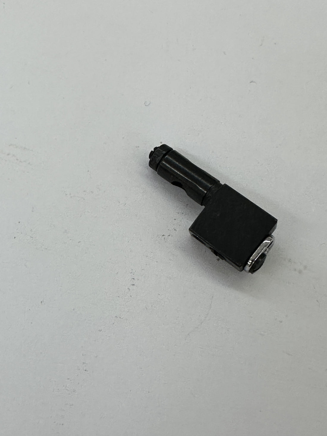 JUKI B1402526LALA Needle Clamp Left Assembly, photo 1 of 3