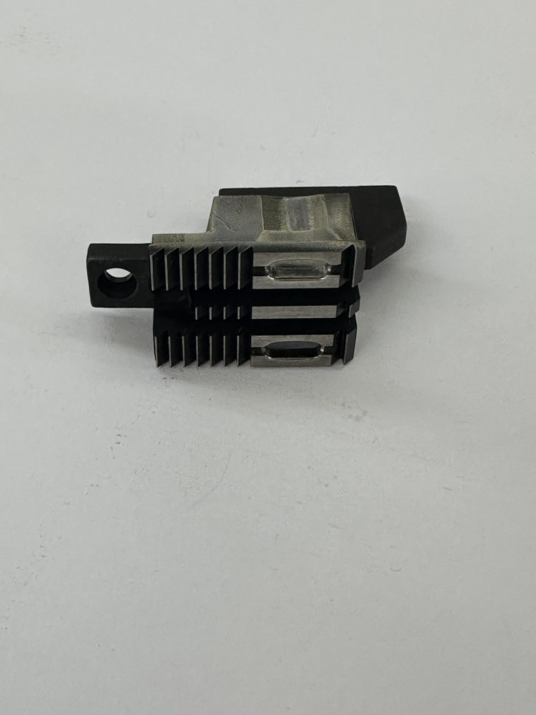 JUKI B1613521L00 Feed Dog 1/2, photo 1 of 4
