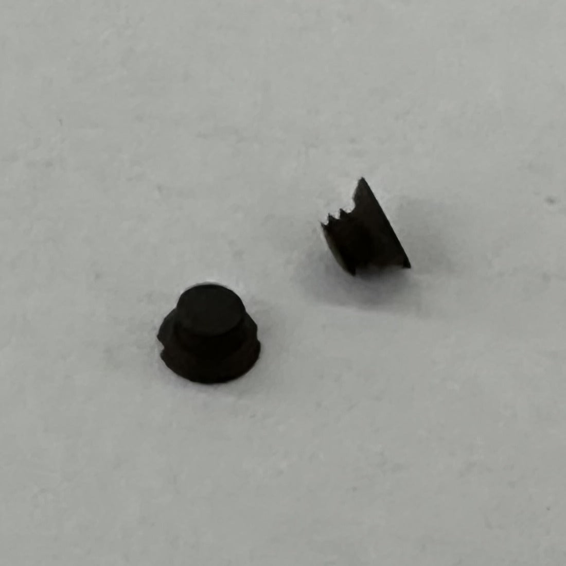 JUKI SS1060210TP Screw 3/32-56 L=2.2, photo 1 of 5