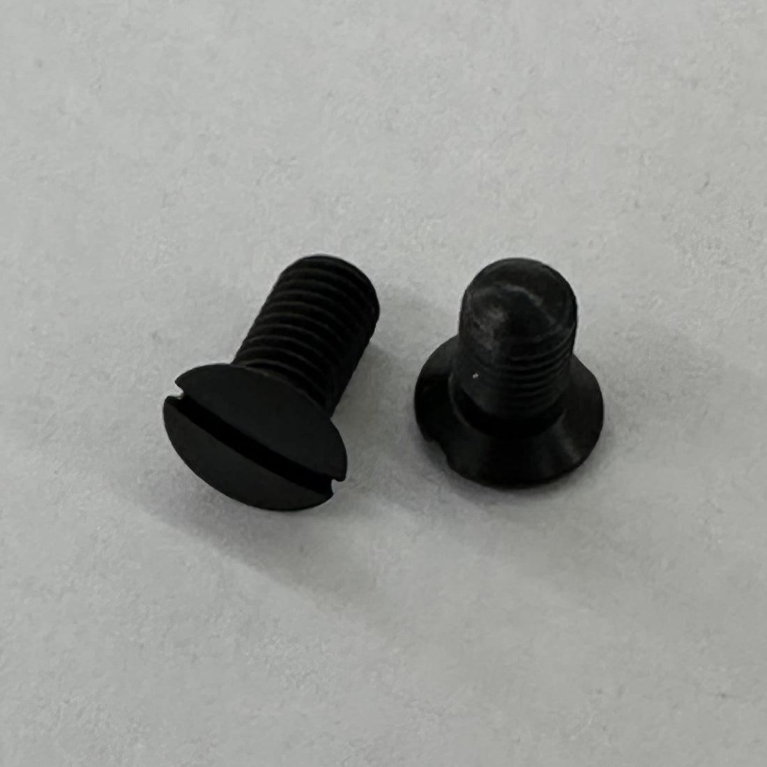 JUKI SS2110920TP Screw 11/64-40 L=8.5, photo 1 of 5